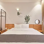 Bin Bin Hotel 2 - Near Him Lam D7