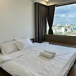 2 Bedroom Luxury Condo In City Central