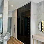 Khanh Nguyen Luxury Apartment, Balcony Street View, Large Bathtub