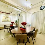 Toi\'S Travel Home Central