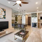Melody Apartment - Saigon Royal Building