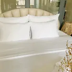 6Even Hotel - Have A Staycation In The Cafe Apartments Building