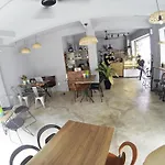 Happy Coffee Guesthouse