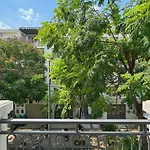 Tphomes Lakeview