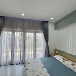 Tphomes Lakeview