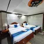 Truong Giang Hotel