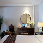 Au Lac Legend Hotel