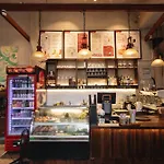 9 Hostel And Bar