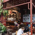 9 Hostel And Bar