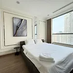 Landmark Luxury Residence - Luna Apartment