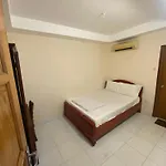 Khach San Li Va