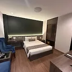 Khách sạn Iris Saigon (gần sân bay Tân Sơn Nhất)