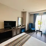 Khách sạn Iris Saigon (gần sân bay Tân Sơn Nhất)