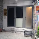 Luxe Apartment Inside Quiet Alley