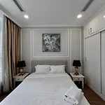 Landmark Luxury Residence - Luna Apartment