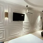 A In Hotel Del Luna