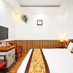 Queen Hotel Saigon Airport