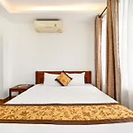 Queen Hotel Saigon Airport