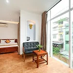 Queen Hotel Saigon Airport