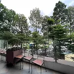 Can Ho Gan San Bay