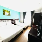 Cherry Central Hotel- Near Opera House