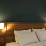 Lanura Apartments And Hotel