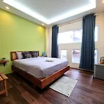 Holo Central Saigon - Serviced Homestay