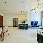 Vinhomes Central Park Apartments Luxury For Rent