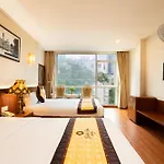 Golden Star Hotel