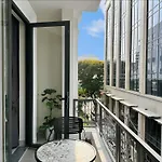 Newhome Luxury Apartment