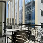 Newhome Luxury Apartment