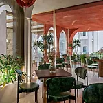 Me Saigon Boutique Hotel