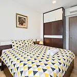 Icon56 Building - 1Br City Center - Hana Apart 248