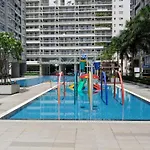 Scenic Valley Apartment
