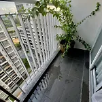 Scenic Valley Apartment