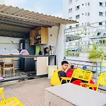 8H-Hostel