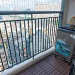 Smile Home - Soho Apartment Balcony - Modern Comfortable