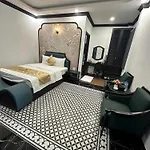 Love Hotel To Ky