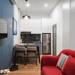 A La Maison