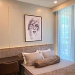 Zeus Living - Scandinavian Condo In Metropole