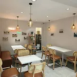 Goc Hai Phong Drinks & Homestay Q4