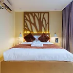 Cubicity Metro House