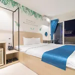 Bin Bin Hotel 6 - Near Secc D7