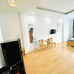 Spacious & Quiet 1Br W Big Window