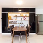 Stylist 2 Bedrooms Apartment