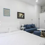 Homestay Lakeviewcity Swimming Pool