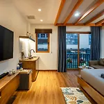 Holo Ham Nghi Saigon - Serviced Homestay