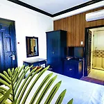 Rosa May Hotel