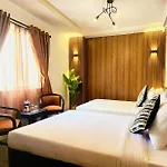 Rosa May Hotel