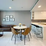 Zeus Living - Sunwah Pearl 2 Bedroom Glorious